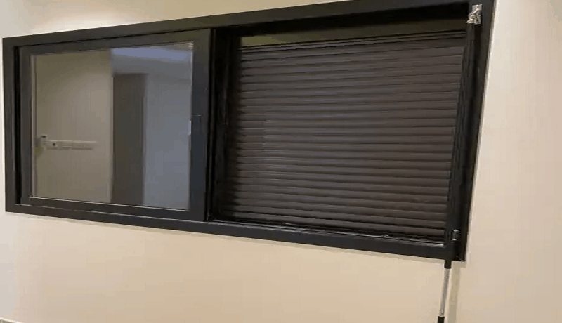 نوافذ شتر داخلية